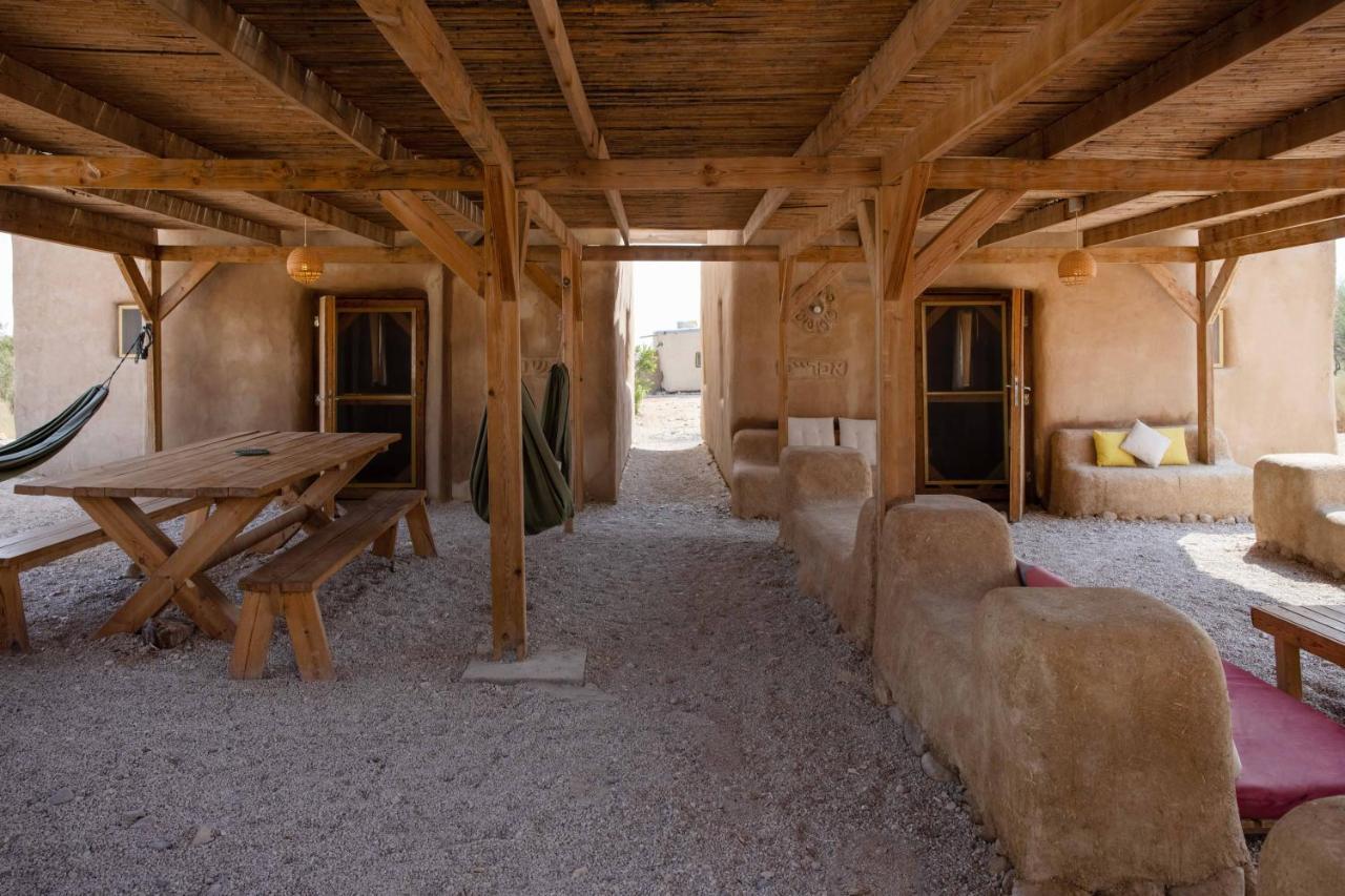 Desert Days Mud Cabin'S Resort Tzukim Екстериор снимка