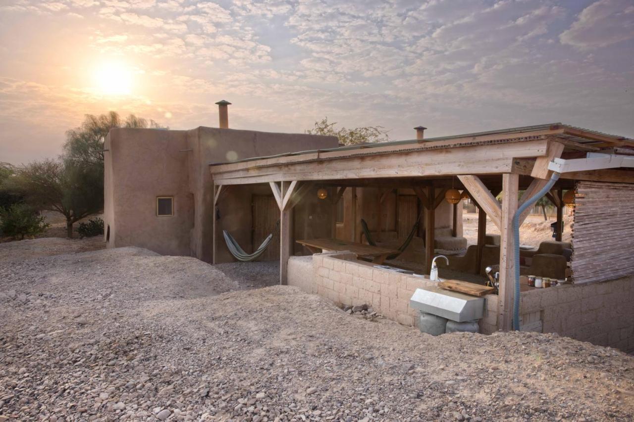 Desert Days Mud Cabin'S Resort Tzukim Екстериор снимка