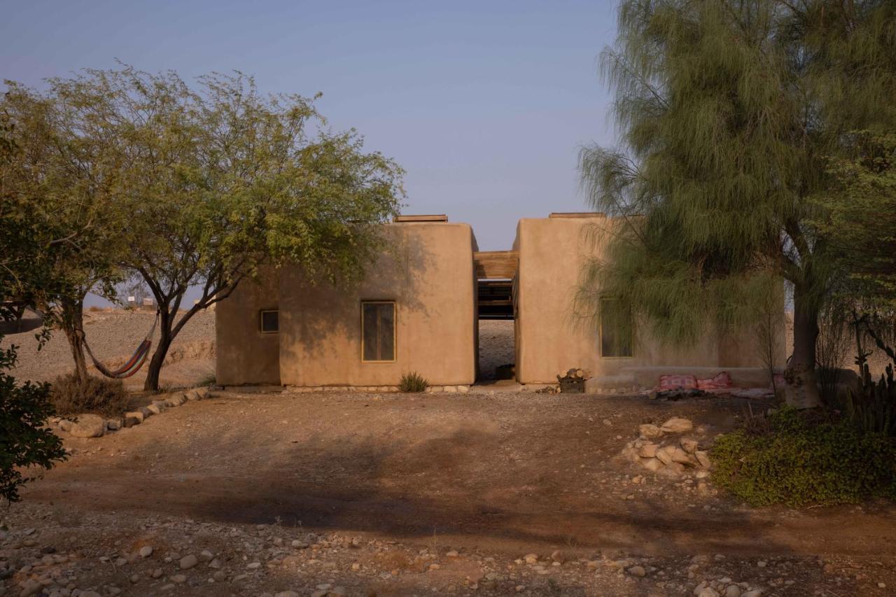Desert Days Mud Cabin'S Resort Tzukim Екстериор снимка