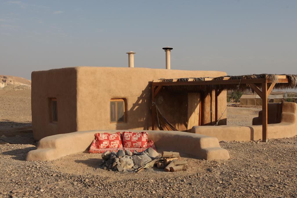 Desert Days Mud Cabin'S Resort Tzukim Екстериор снимка