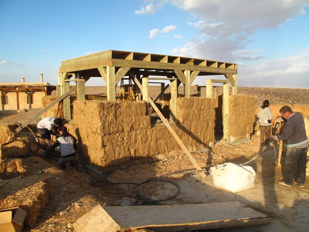 Desert Days Mud Cabin'S Resort Tzukim Екстериор снимка