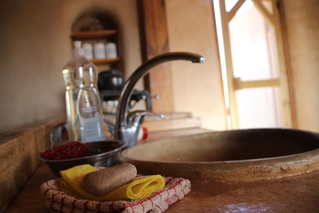 Desert Days Mud Cabin'S Resort Tzukim Екстериор снимка